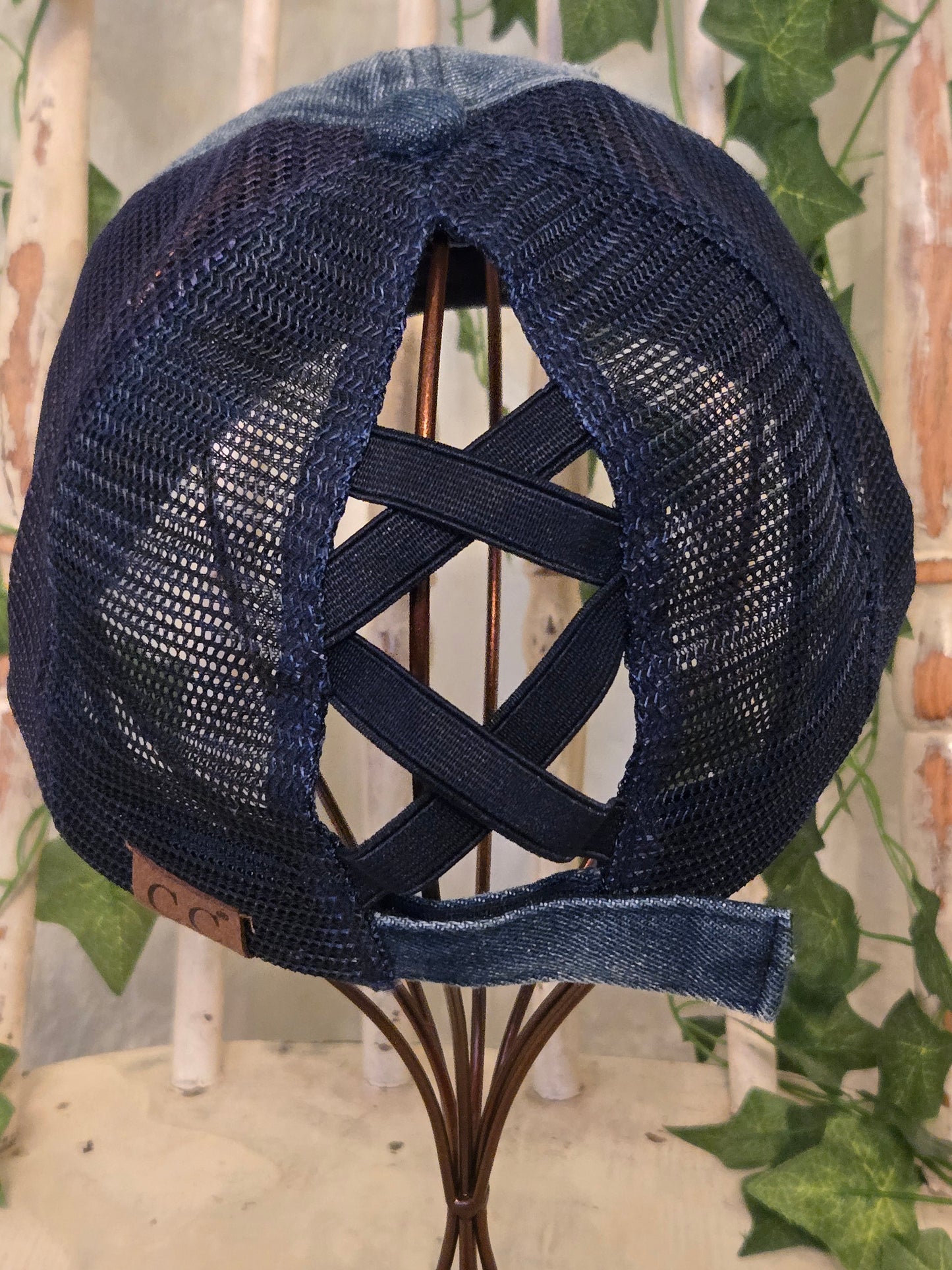 Criss Cross Ponycap