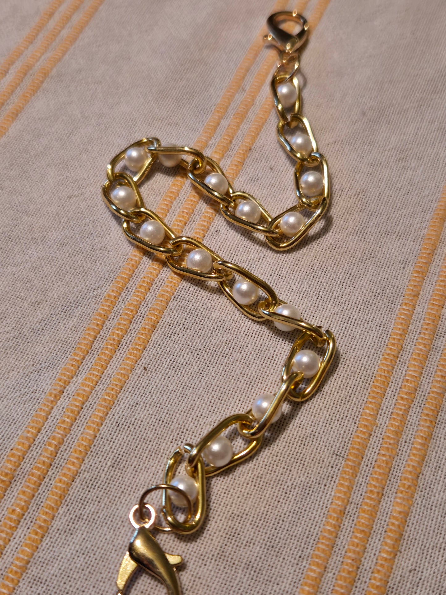 Small Hat Chains